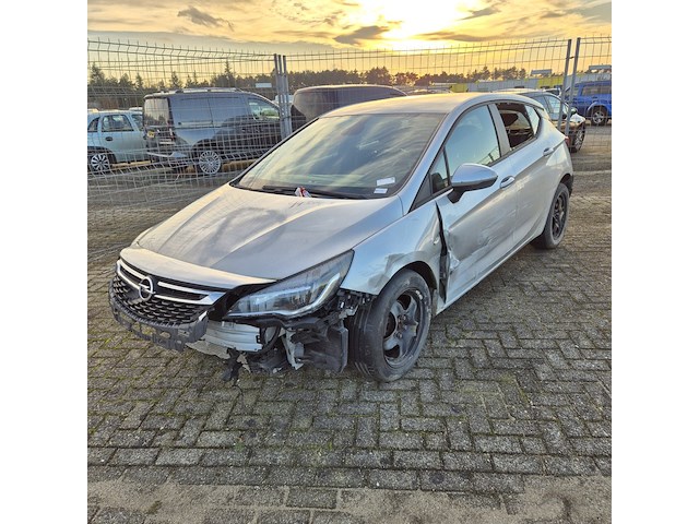 Personenauto/schadeauto, opel, astra - afbeelding 1 van  18