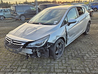 Personenauto/schadeauto, opel, astra - afbeelding 1 van  18