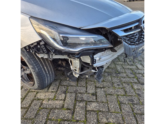 Personenauto/schadeauto, opel, astra - afbeelding 13 van  18