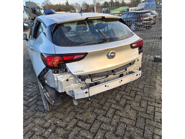 Personenauto/schadeauto, opel, astra - afbeelding 15 van  18