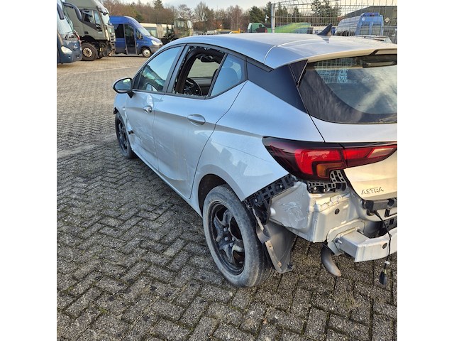 Personenauto/schadeauto, opel, astra - afbeelding 16 van  18