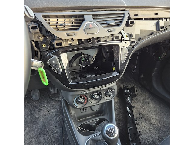 Personenauto/schadeauto, opel, corsa - afbeelding 3 van  18