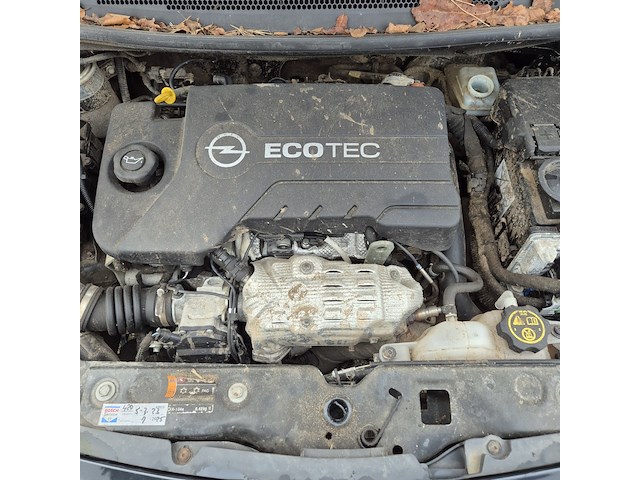 Personenauto/schadeauto, opel, corsa - afbeelding 9 van  18