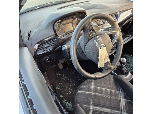 Personenauto/schadeauto, opel, corsa - afbeelding 4 van  18