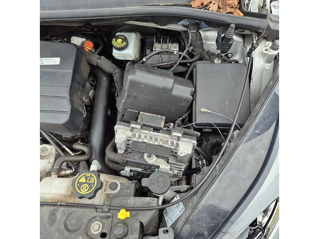 Personenauto/schadeauto, opel, corsa - afbeelding 9 van  18