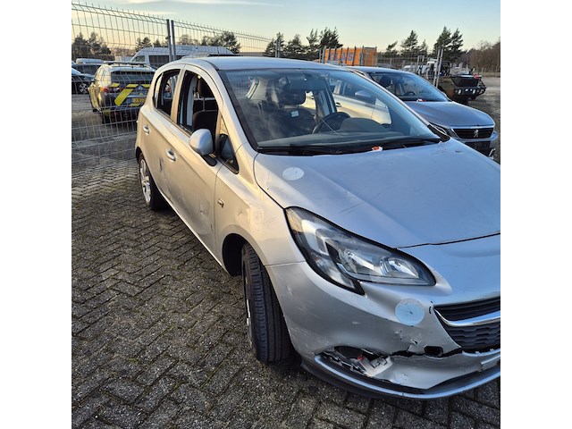 Personenauto/schadeauto, opel, corsa - afbeelding 12 van  18
