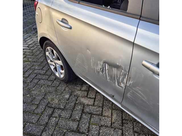 Personenauto/schadeauto, opel, corsa - afbeelding 15 van  18