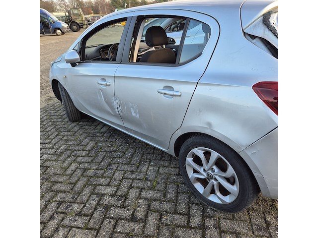 Personenauto/schadeauto, opel, corsa - afbeelding 18 van  18
