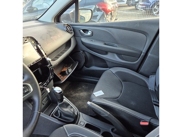 Personenauto/schadeauto, renault, clio - afbeelding 4 van  20