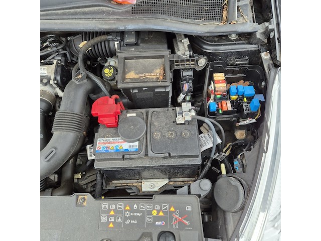 Personenauto/schadeauto, renault, clio - afbeelding 13 van  20