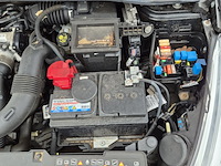 Personenauto/schadeauto, renault, clio - afbeelding 13 van  20