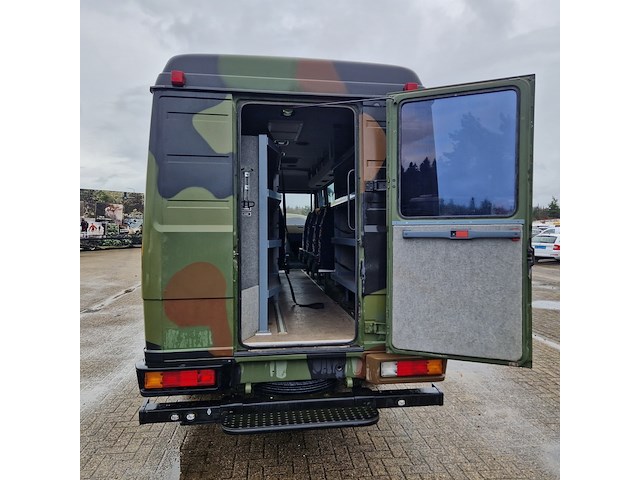 Personenbus, mercedes-benz, vario 4x4, 815da-ka - afbeelding 50 van  86