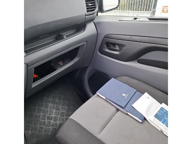 Personenbus, peugeot, expert traveller, 2019 - afbeelding 22 van  47