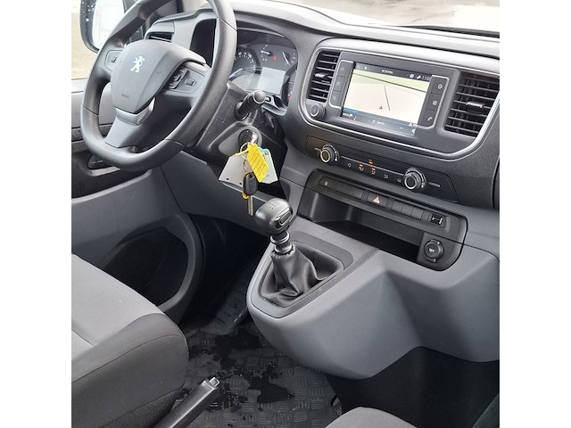Personenbus, peugeot, expert traveller, 2019 - afbeelding 31 van  47