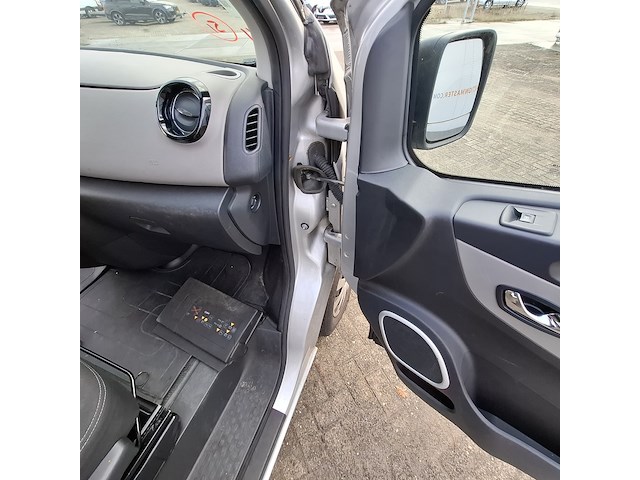 Personenbus, renault, trafic, 2016 - afbeelding 36 van  49