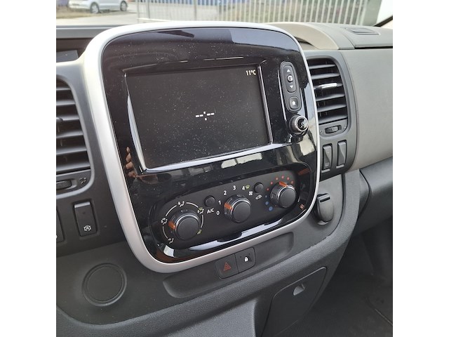 Personenbus, renault, trafic - afbeelding 24 van  45