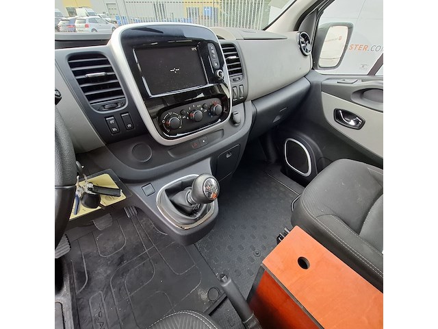 Personenbus, renault, trafic - afbeelding 26 van  45