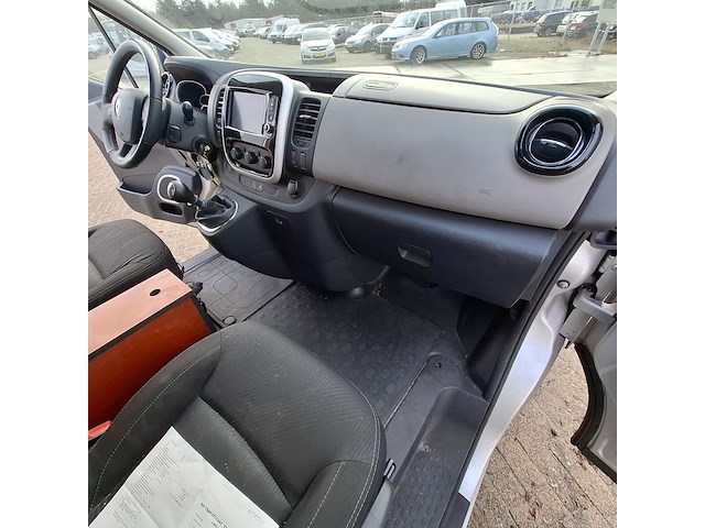 Personenbus, renault, trafic - afbeelding 35 van  45