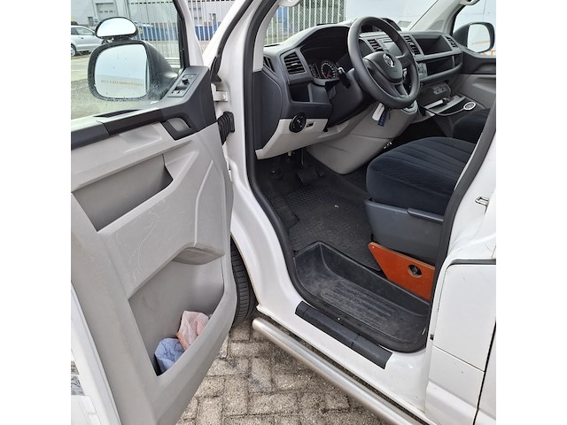 Personenbus, volkswagen, transporter 4 motion - afbeelding 22 van  43