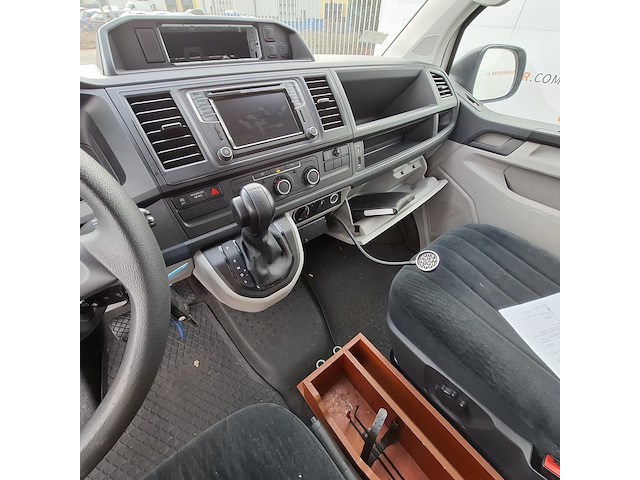 Personenbus, volkswagen, transporter 4 motion - afbeelding 25 van  43