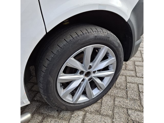 Personenbus, volkswagen, transporter - afbeelding 5 van  48