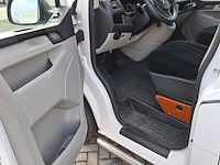 Personenbus, volkswagen, transporter - afbeelding 15 van  48