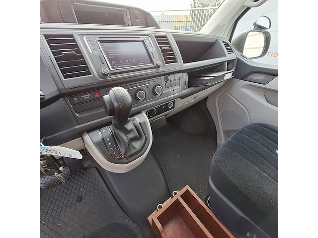 Personenbus, volkswagen, transporter - afbeelding 24 van  48