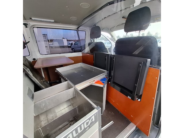 Personenbus, volkswagen, transporter - afbeelding 32 van  48