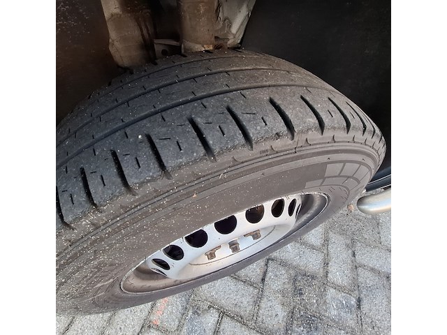 Personenbus, volkswagen, transporter - afbeelding 2 van  51