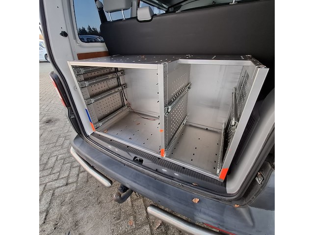 Personenbus, volkswagen, transporter - afbeelding 28 van  51