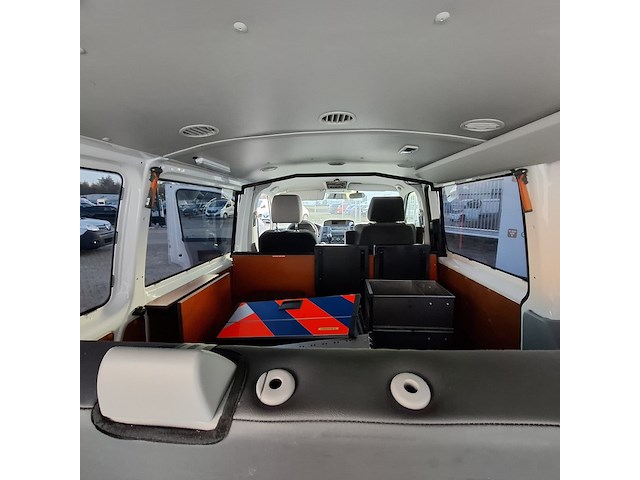 Personenbus, volkswagen, transporter - afbeelding 29 van  51