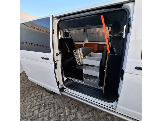 Personenbus, volkswagen, transporter - afbeelding 30 van  51