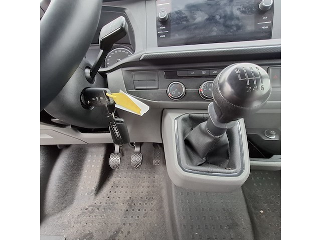 Personenbus, volkswagen, transporter - afbeelding 6 van  33