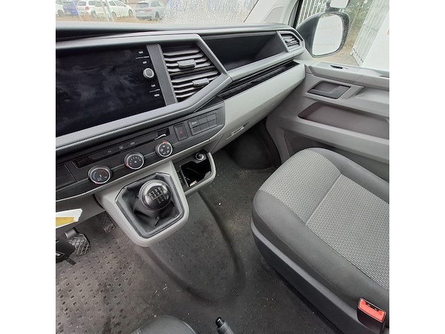 Personenbus, volkswagen, transporter - afbeelding 7 van  33