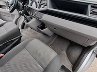 Personenbus, volkswagen, transporter - afbeelding 14 van  33