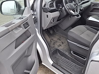 Personenbus, volkswagen, transporter - afbeelding 10 van  33