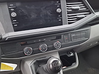 Personenbus, volkswagen, transporter - afbeelding 13 van  33