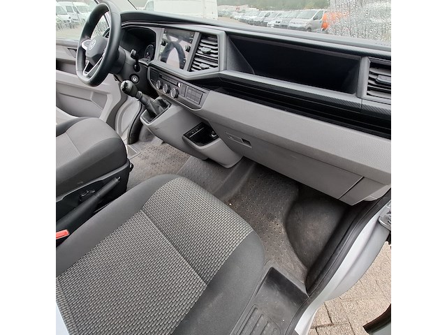 Personenbus, volkswagen, transporter - afbeelding 21 van  33