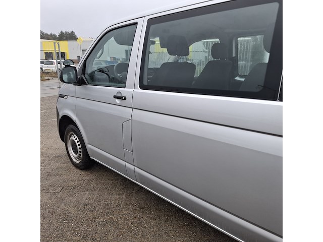 Personenbus, volkswagen, transporter - afbeelding 9 van  33
