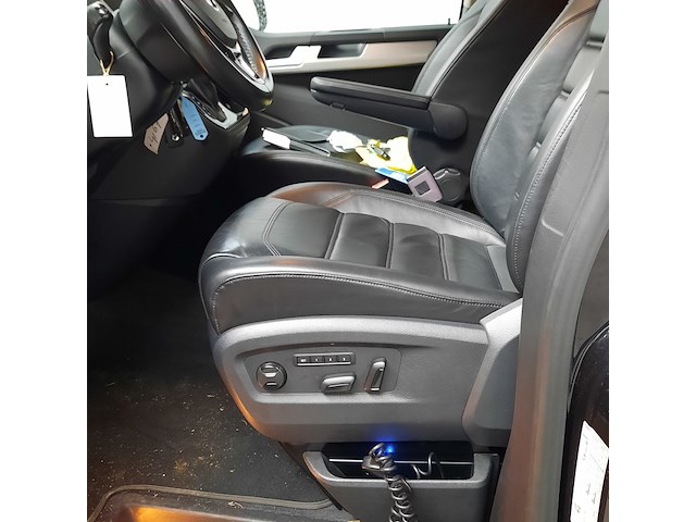 Personenbus, volkswagen, transporter - afbeelding 9 van  42