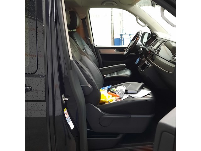 Personenbus, volkswagen, transporter - afbeelding 22 van  42