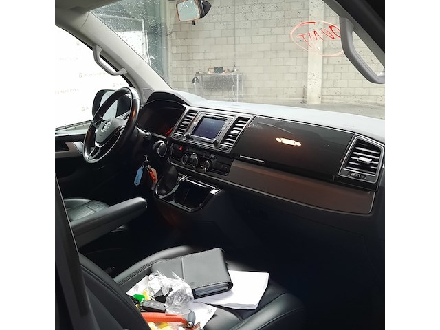 Personenbus, volkswagen, transporter - afbeelding 24 van  42