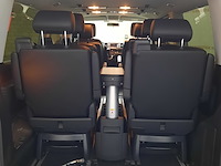 Personenbus, volkswagen, transporter - afbeelding 31 van  42