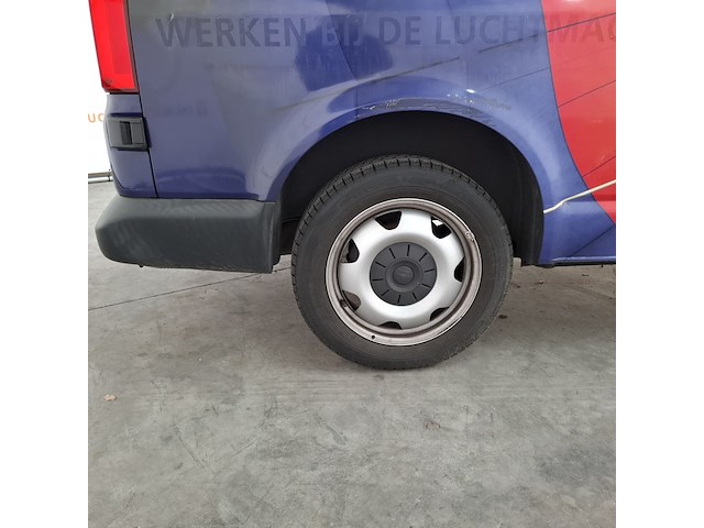 Personenbus, volkswagen, transporter - afbeelding 8 van  53