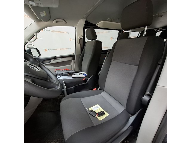 Personenbus, volkswagen, transporter - afbeelding 21 van  53