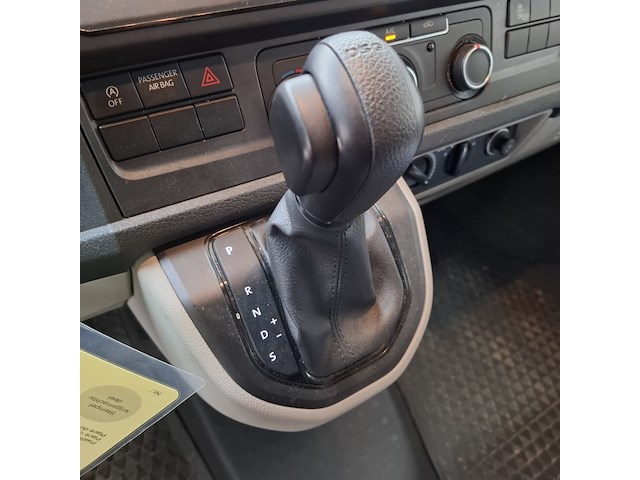 Personenbus, volkswagen, transporter - afbeelding 27 van  53