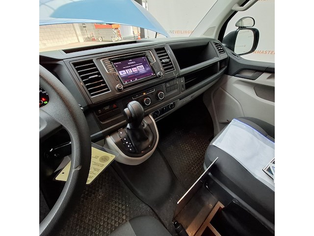 Personenbus, volkswagen, transporter - afbeelding 28 van  53