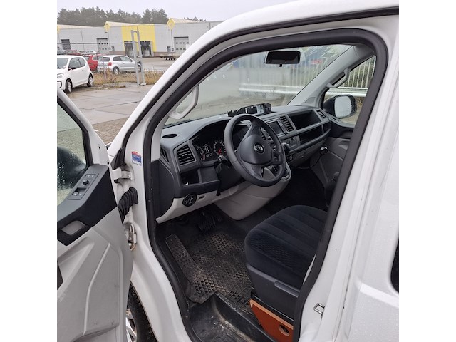 Personenbus, volkswagen, transporter - afbeelding 2 van  50