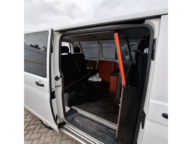 Personenbus, volkswagen, transporter - afbeelding 19 van  50