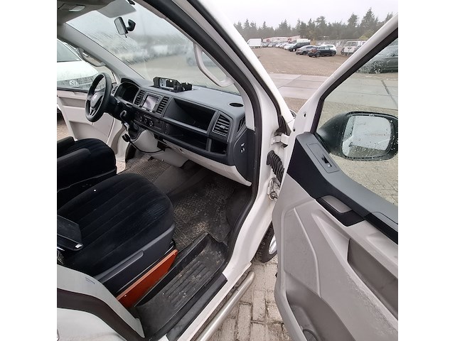 Personenbus, volkswagen, transporter - afbeelding 22 van  50
